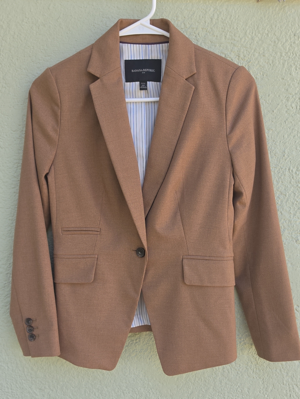 Banana Republic (Philippines) Ladies Classic Tan Blazer *Ticket Pocket*